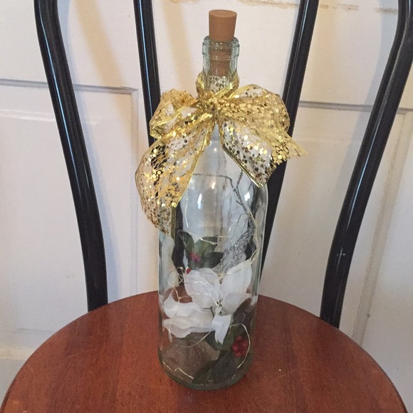 White poinsettia wine bottle lantern - Picture 4 of 8